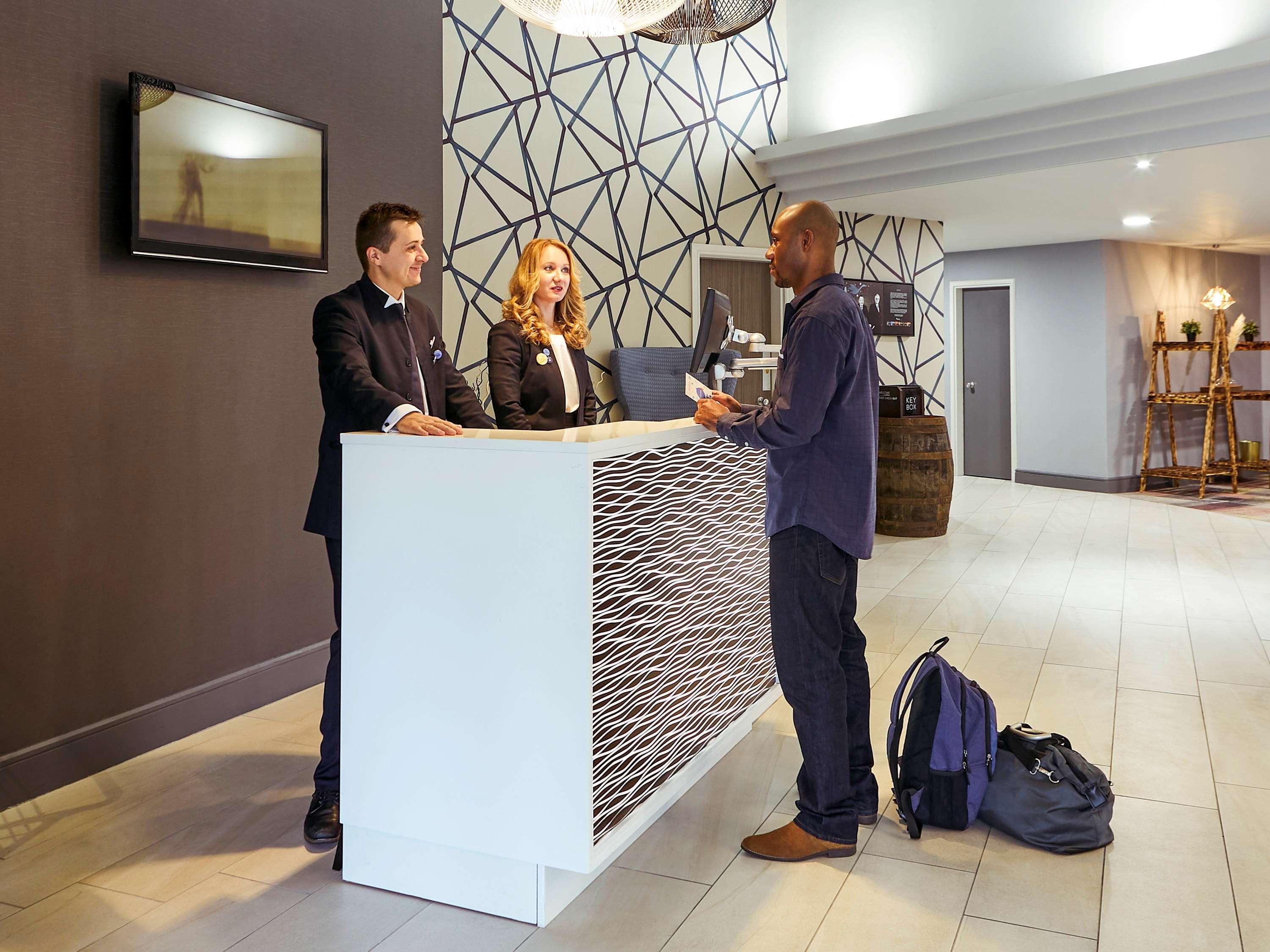 Hotel Novotel Manchester West 3*