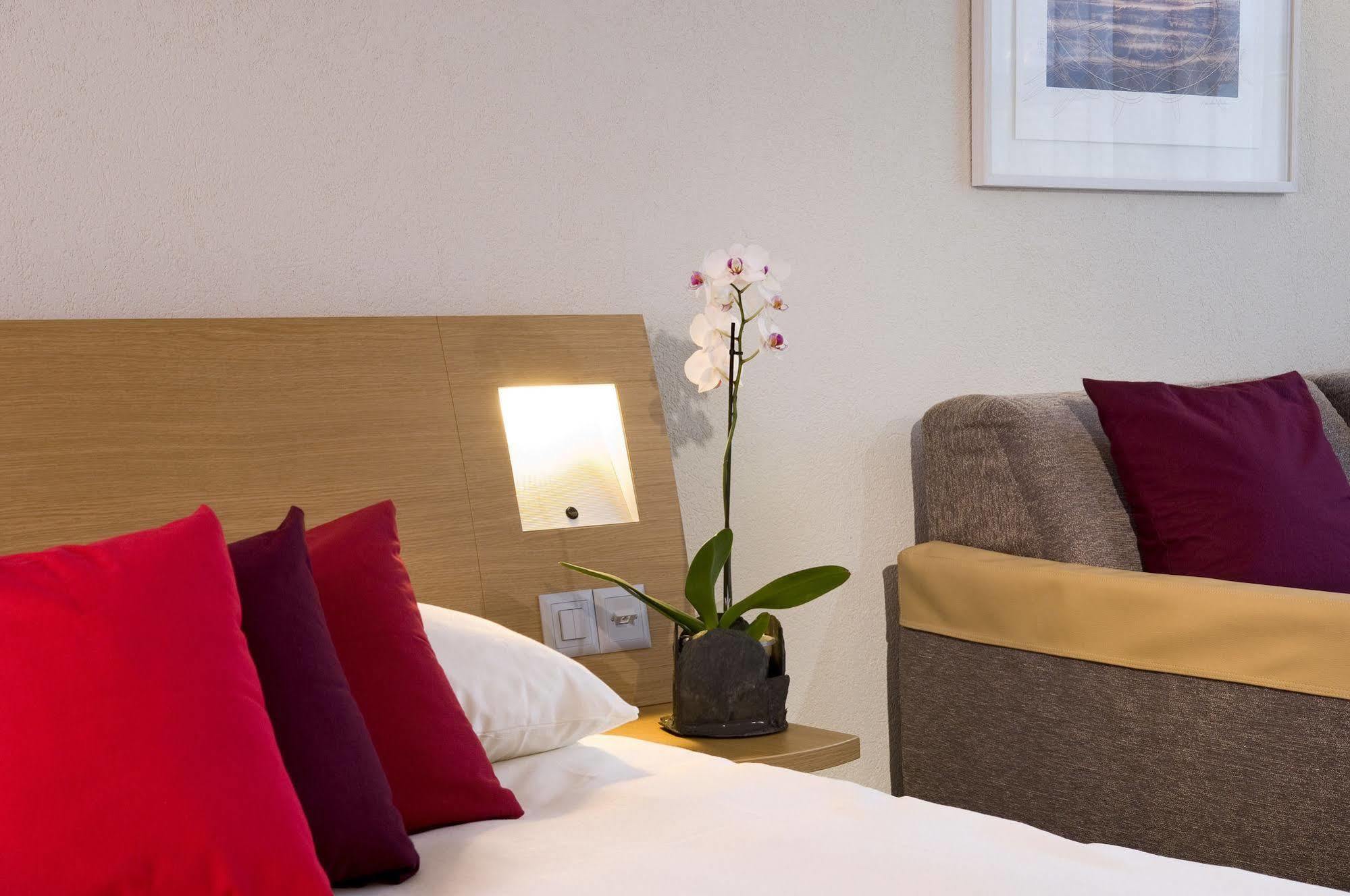 Novotel Manchester West 3*